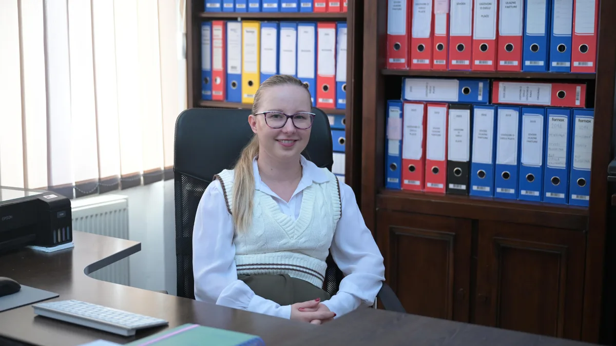 Merima Bradarić Srna u kancelariji A.R.T. Menssane